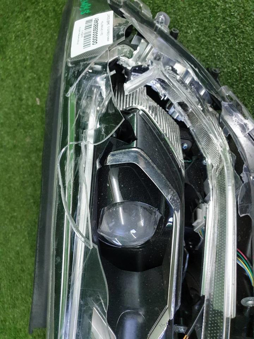 Битая Фара левая Toyota RAV4 5 XA50 (2018-н.в.) LED