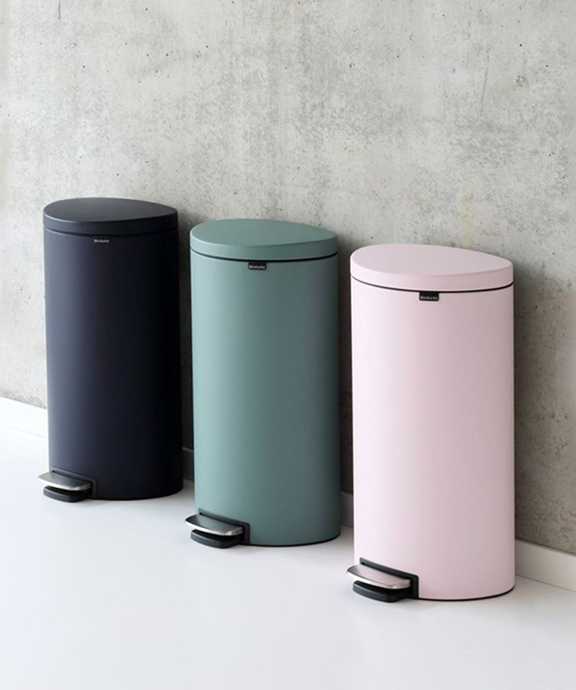 Brabantia FlatBack+ Ведро для мусора с педалью, 30л