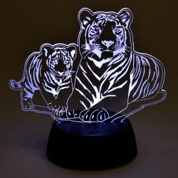ULI-M508 RGB-3AA TIGER FAMILY-BLACK Светильник декоративный с эффектом 3D Семья тигров. на батарейках 3AA не в-к. 1 светодиод. RGB свет. TM Uniel