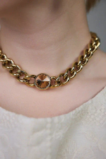 Колье плоская цепь с персиковым кристаллом Swarovski, оттенок золото