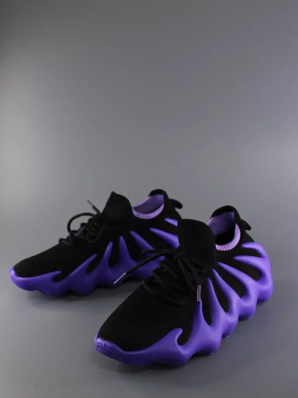 Кроссовки Изики - Yeezy boost- черно-фиолетовый