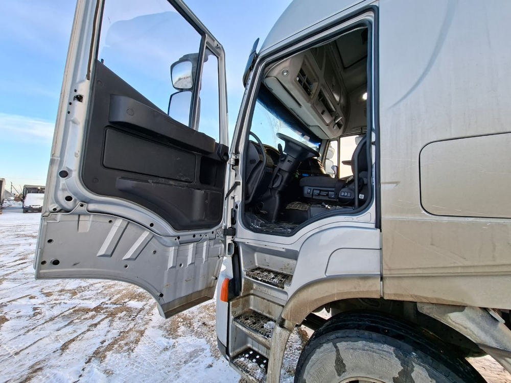 HONGYAN CQ* 6x4 Седельный тягач CQ4256HTVG334 (Дизельный, 8,7 л, 388 л.с., МТ)