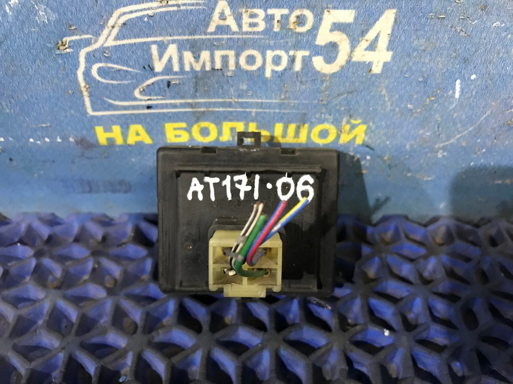 Часы салонные TOYOTA CARINA 1990