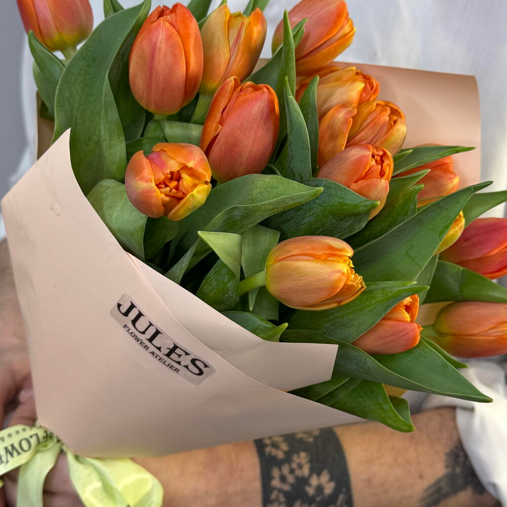 Букет из пионовидных тюльпанов 15 штук