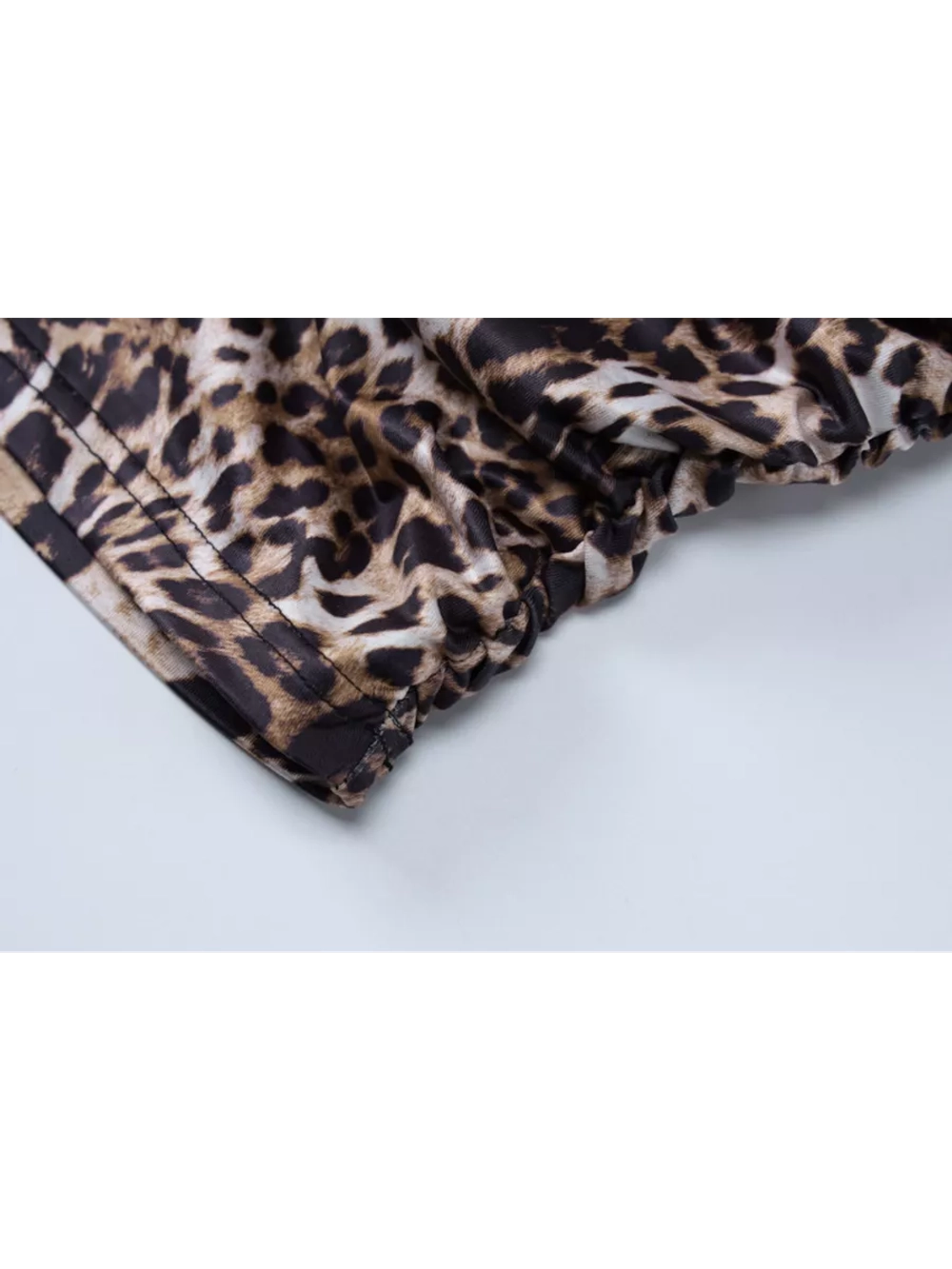 Костюм вечерний леопардовый