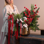 Композиция из живой хвои Новогодняя классика