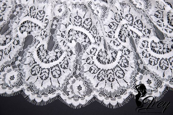 01-62 Кружево шантильи 22 см, айвори