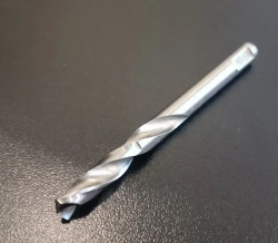 Центрирующее сверло 6,3 мм с проточкой для стандартных держателей биметаллических коронок, хвостовика