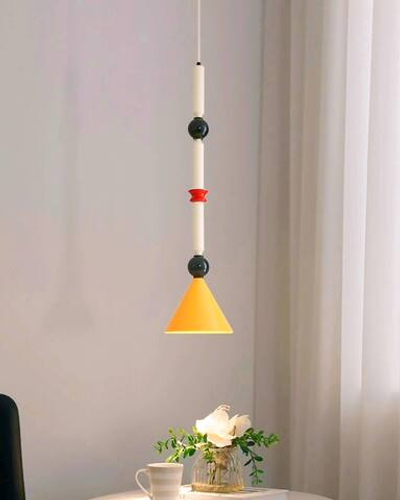 Яркий подвесной светильник с геометричным дизайном🤍