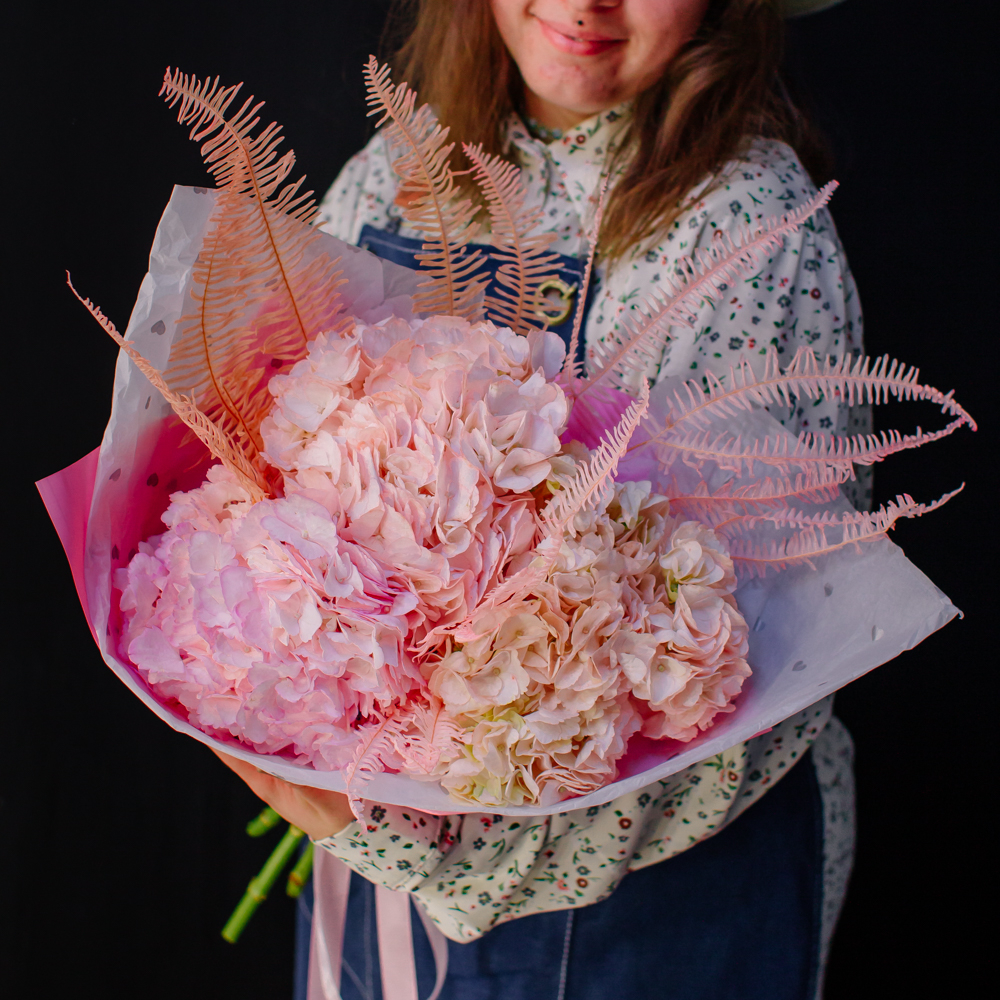 35. Воздушный зефирный букет из гортензий