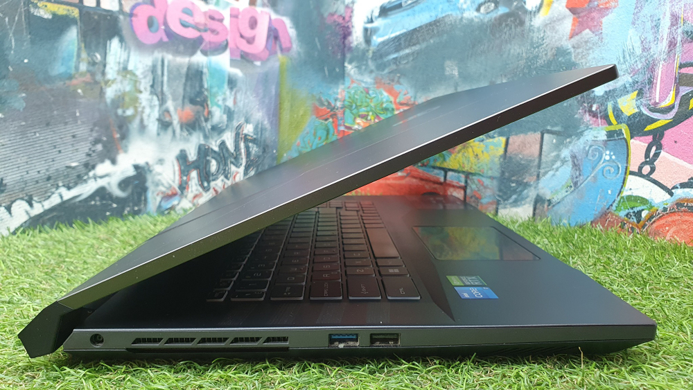 Игровой 17.3" MSI i7-11/8Gb/RTX 3050 Ti 4Gb/144 Hz