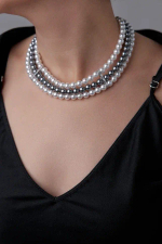 Колье "Парижанка 2" 3 ряда из серого и белого жемчуга Майорка 0,8 см с цирконами, оттенок серебро
