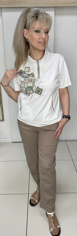 Летние брюки в темно-бежевом цвете на резинке в поясе