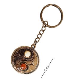AM- 822 Брелок «Инь-Ян» (латунь, янтарь)