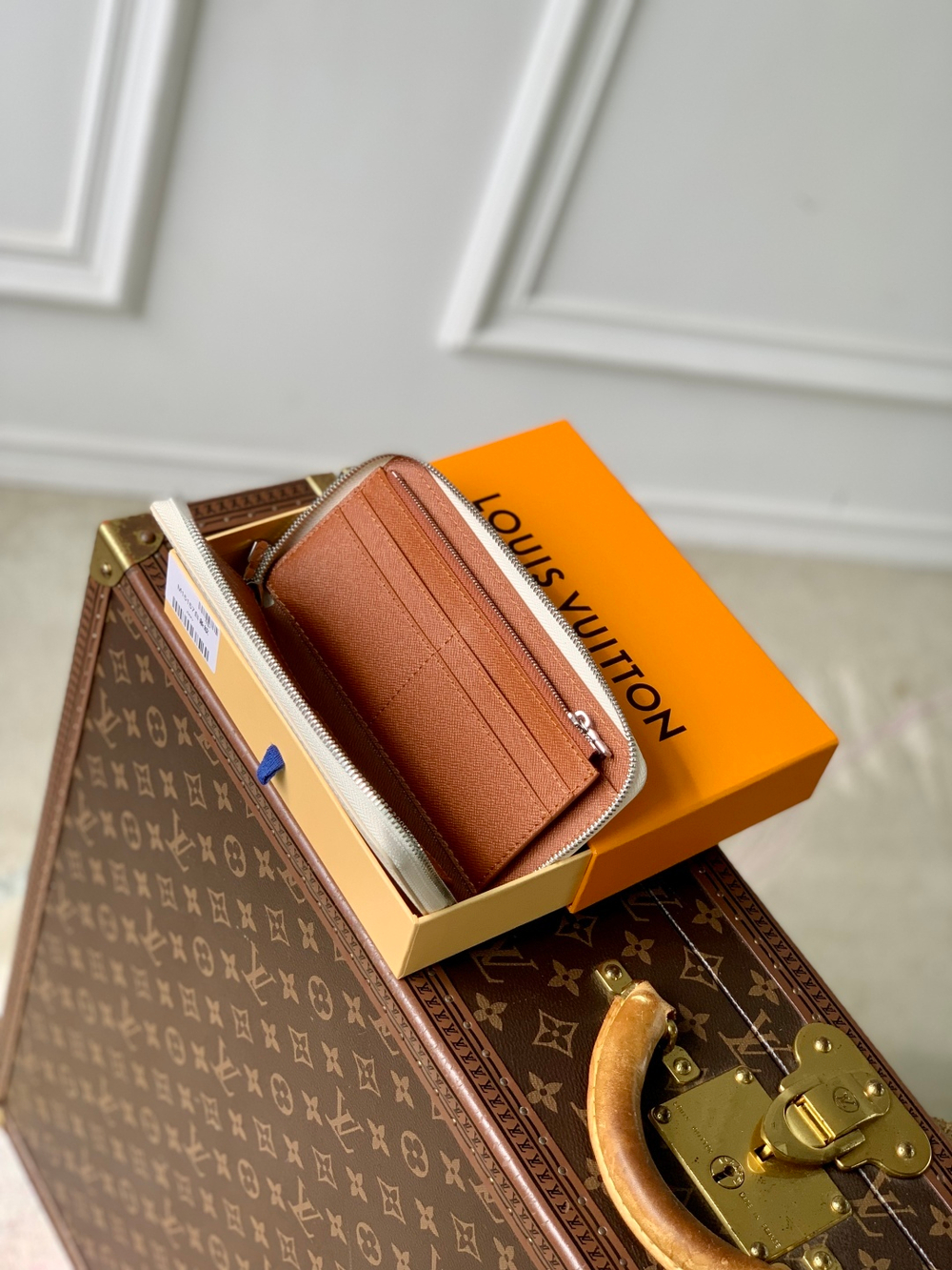 Louis Vuitton Zippy Vertical Wallet