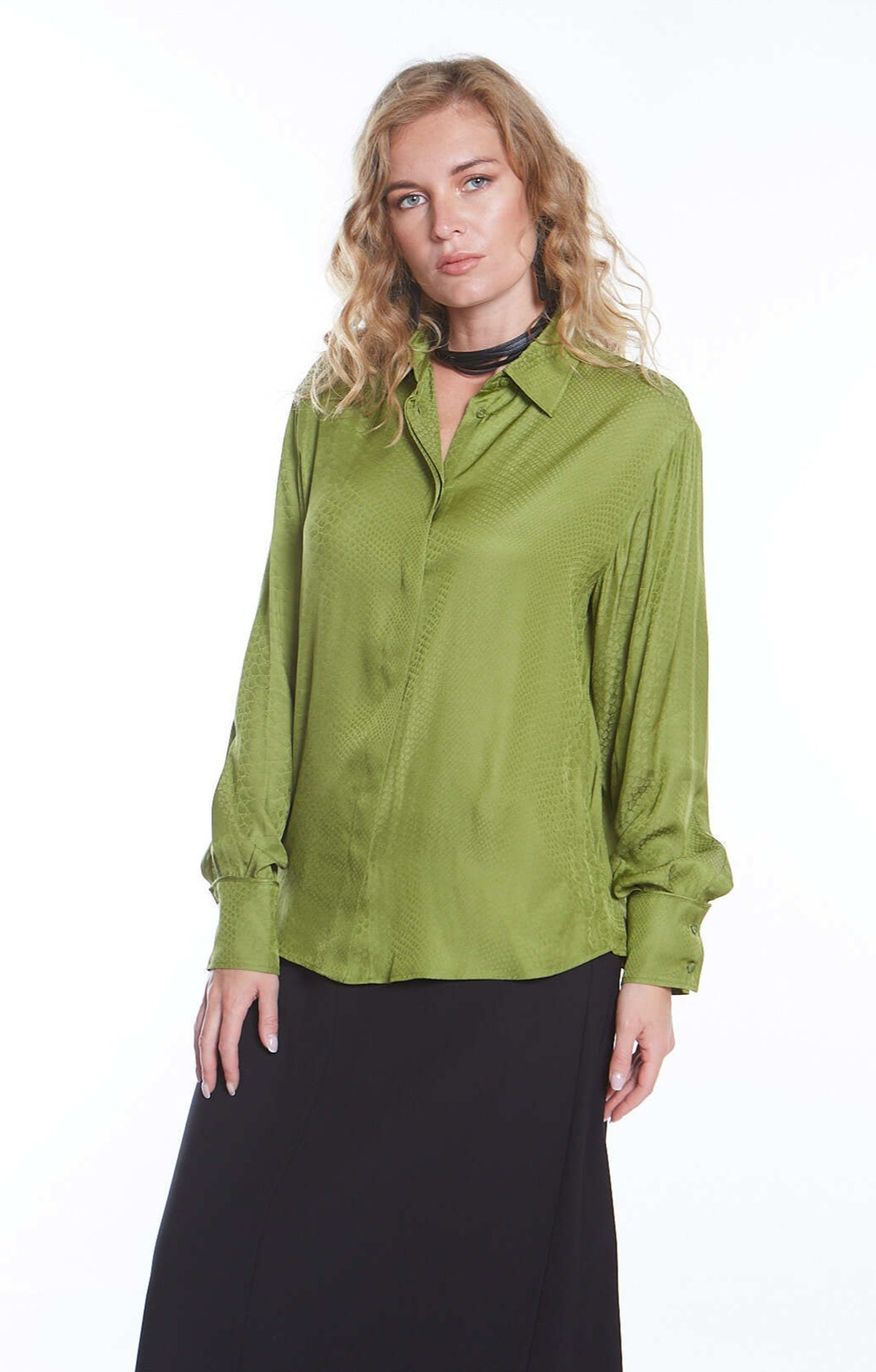 РУБАШКА ИЗ ВИСКОЗЫ С РИСУНКОМ ЗМЕИ