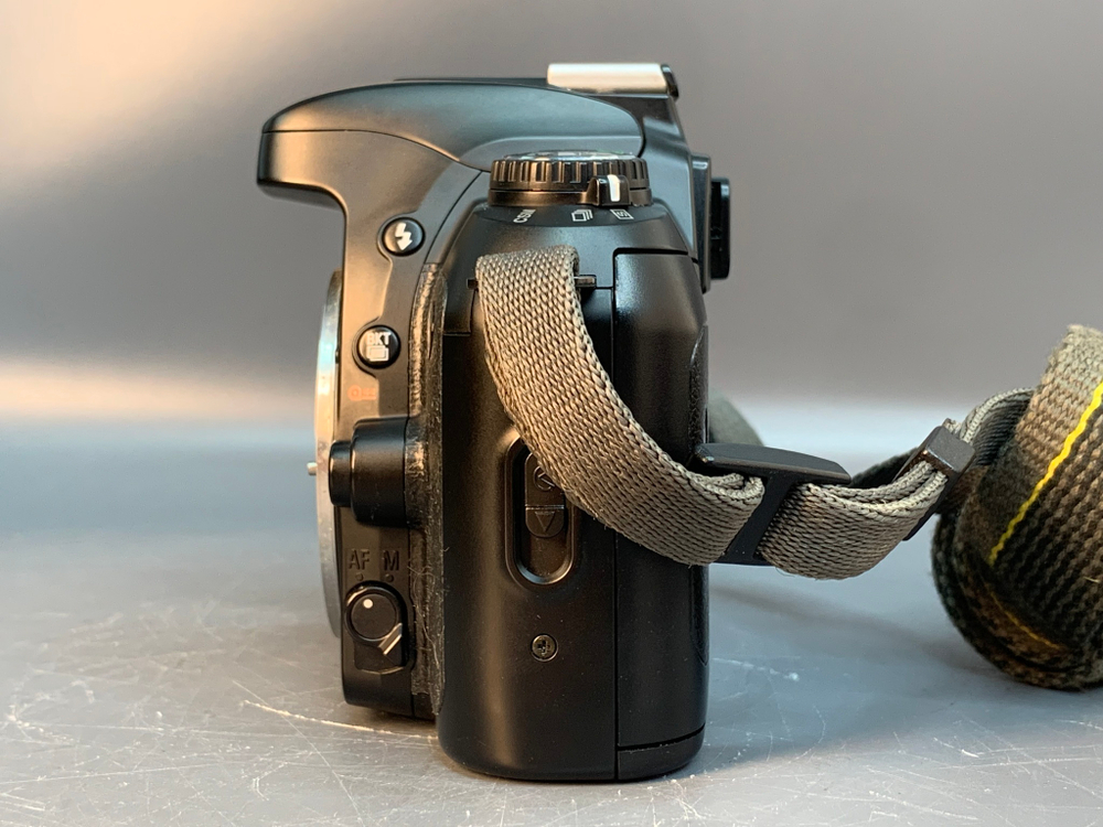 Nikon F75