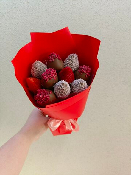 Клубничный букет "Комплимент"