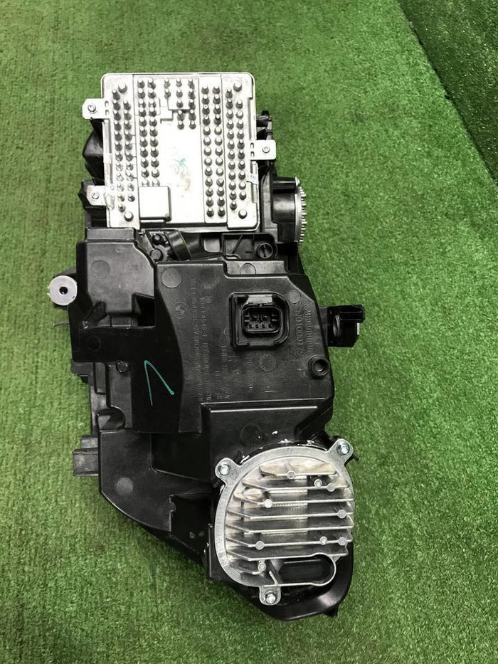 Фара правая BMW 3er G20 (2018-2022) LED (В сборе)