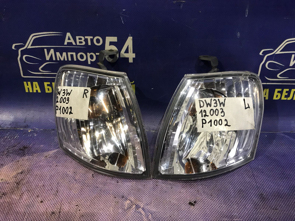 Габарит правый MAZDA DEMIO 1999-2002