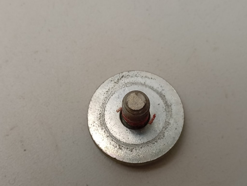 45У82 кт60 Болт крепления шкива для стиральной машины Атлант 45У82 б/у