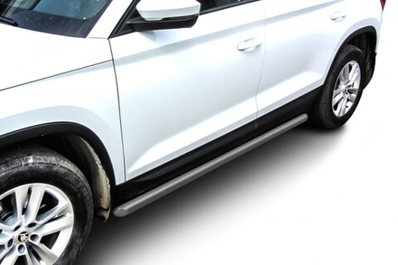 Пороги стальные Skoda Kodiaq (2016-2021) d57 труба (серебристые)