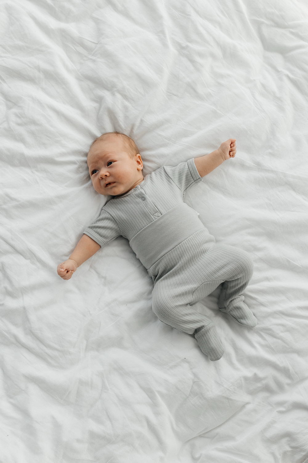 Ползунки с закрытыми ножками, Серый
