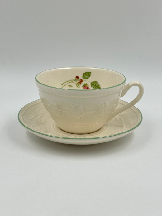 Чайная пара Wedgwood Festivity Raspberry