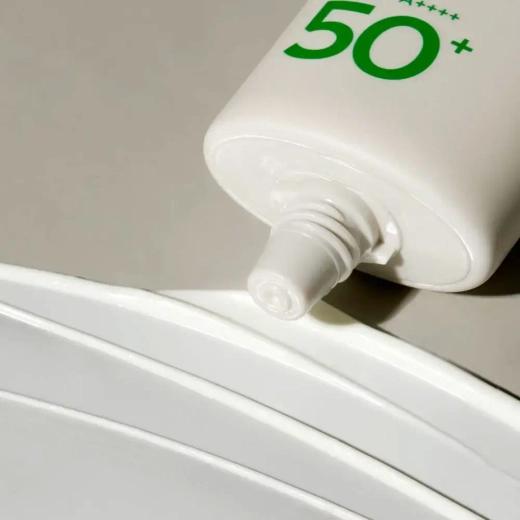 Увлажняющая солнцезащитная сыворотка Manyo Galactomy Moisture Sun Serum SPF50+ PA++++