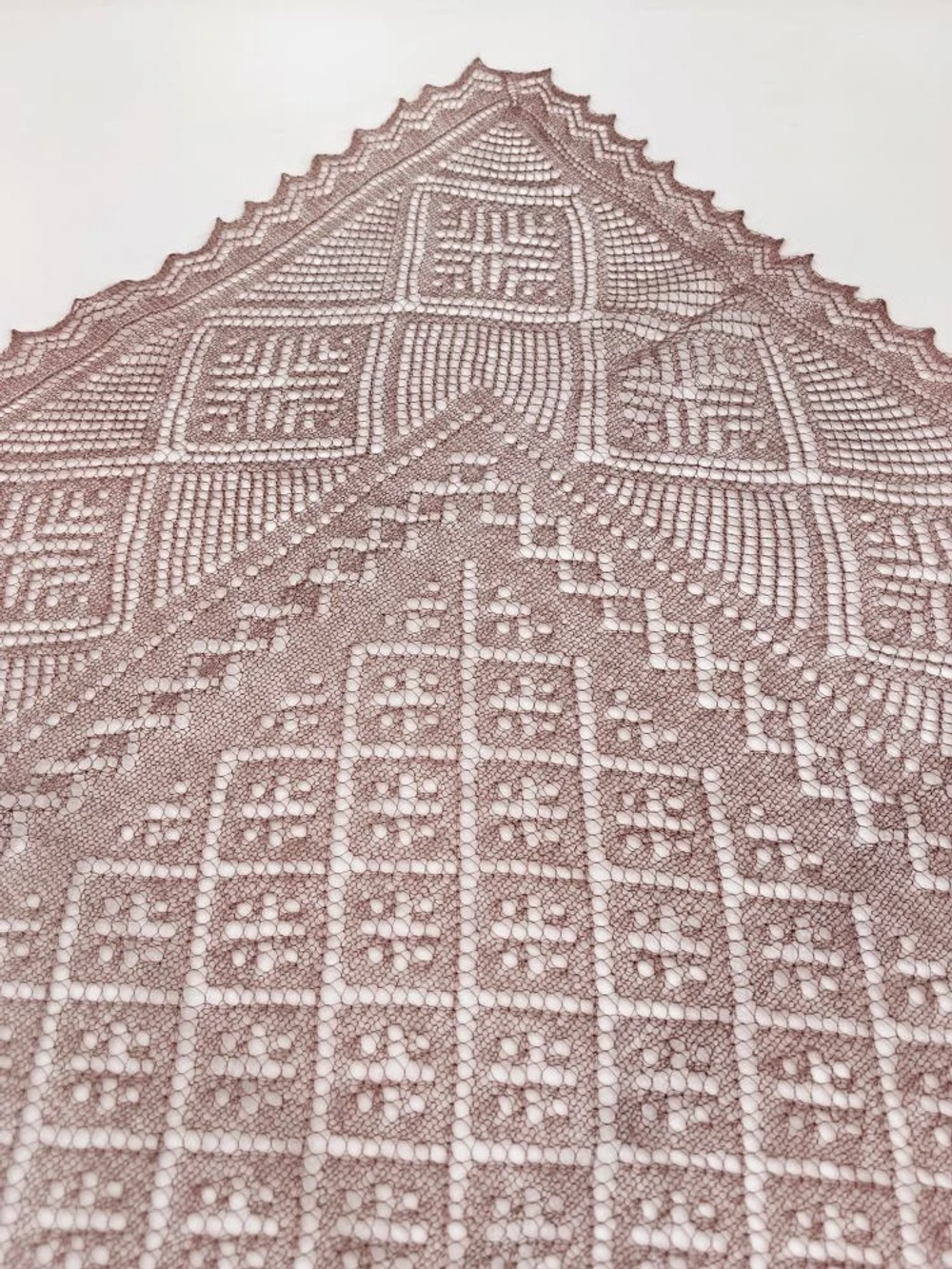 Оренбургский пуховый платок-паутинка А80-06 магнолия