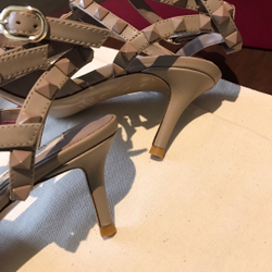 Valentino Rockstud Pumps 6.5 cm