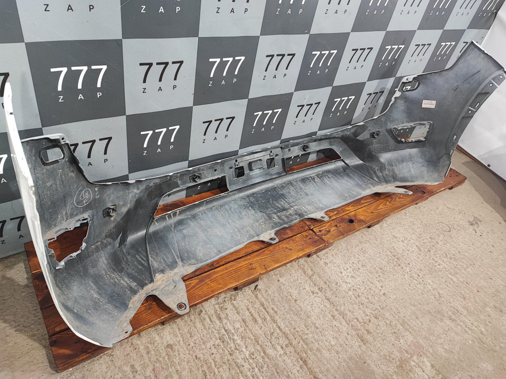 Бампер передний Toyota LC 300 бу Оригинал 5211960Q00