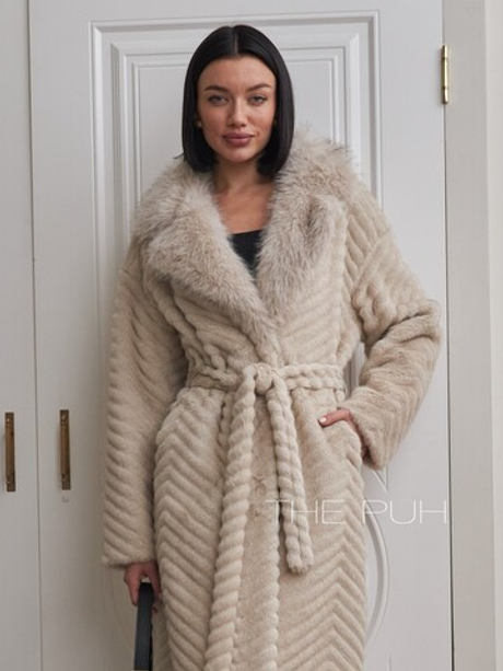Длинная бежевая шуба из эко-меха