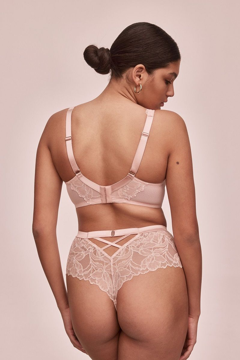 Бюстгальтер-бралетт на косточках Glow (Размер: 95E) (Цвет: пудровый)