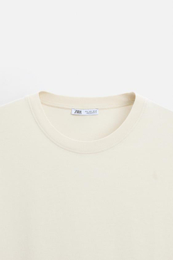 ZARA ФУТБОЛКА С КОНТРАСТНОЙ НАШИВКОЙ, ЖЕЛТОВАТО-БЕЛЫЙ