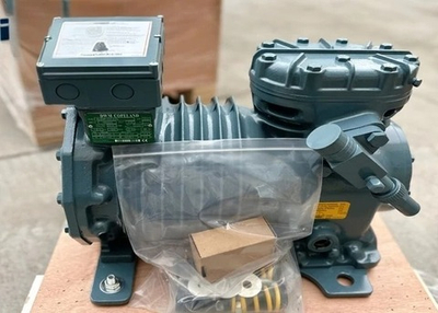 Поршневой полугерметичный компрессор Copeland DLSGE-401/DLSGE-40X трехфазный, с мощностью 4 л.с.