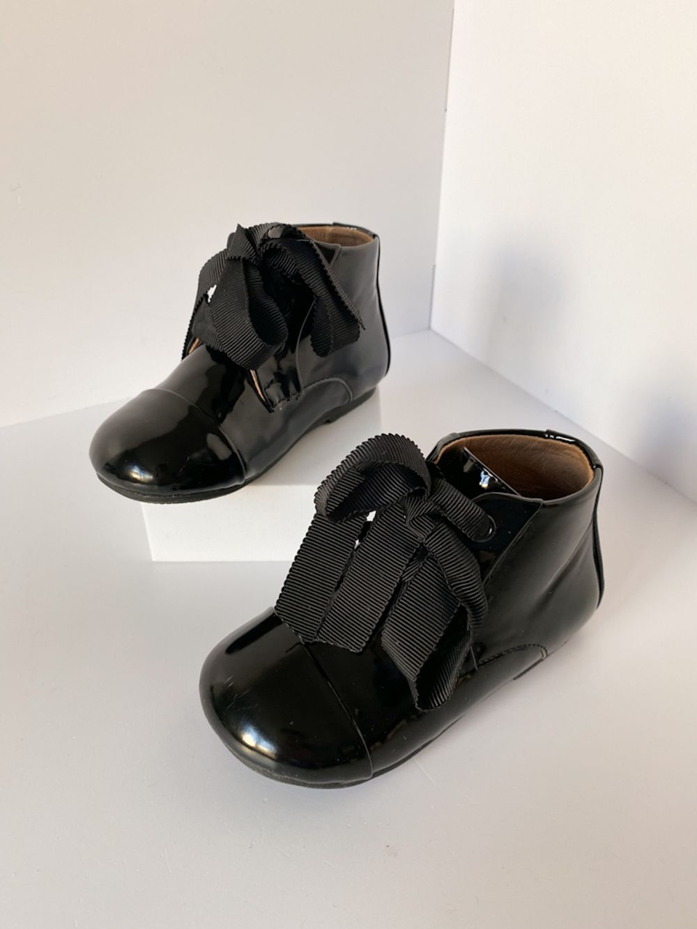 Новые лаковые ботинки  Age of Innocence, 22,5