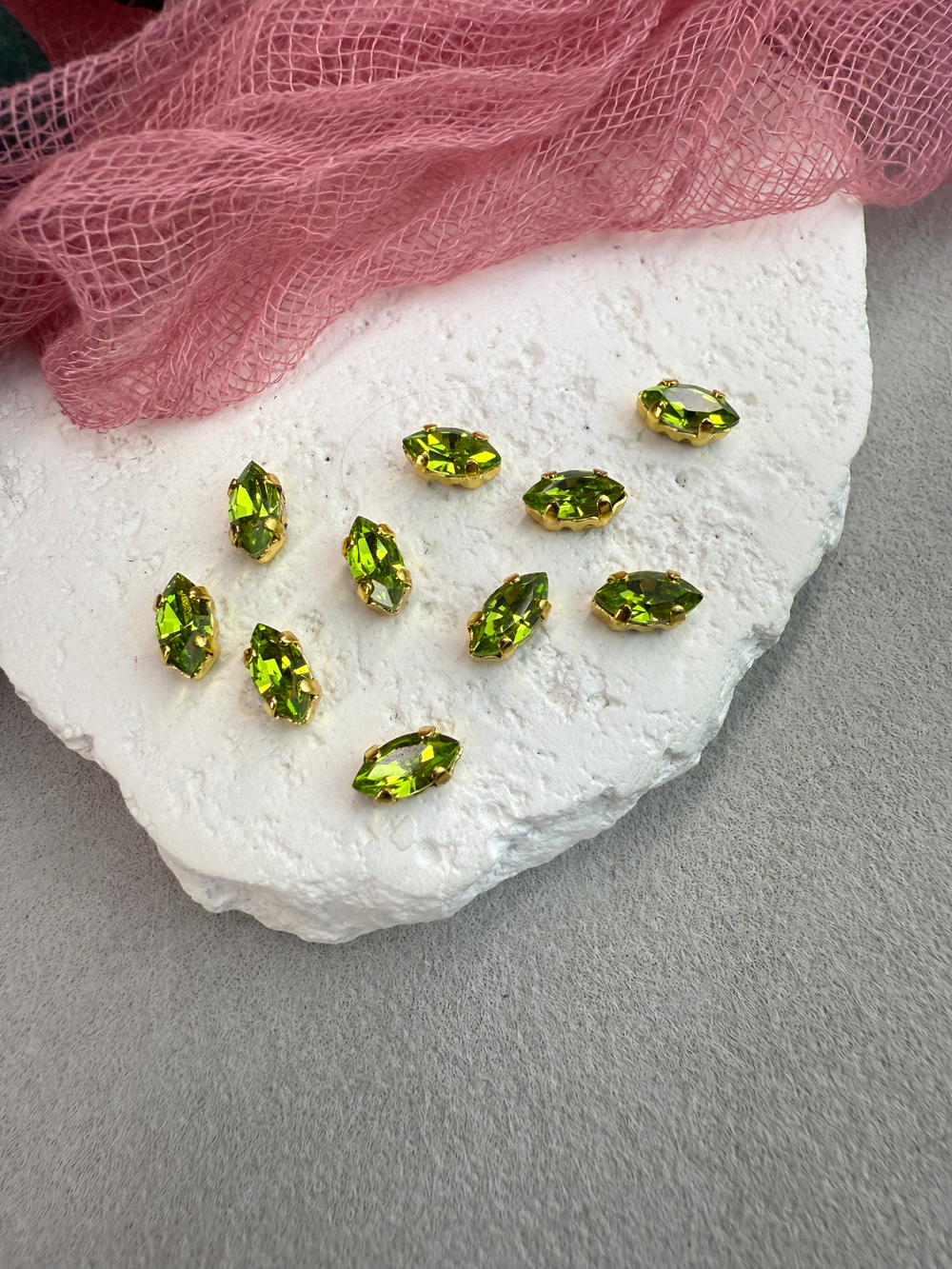 Наветт Navette 8*4 мм, Peridot