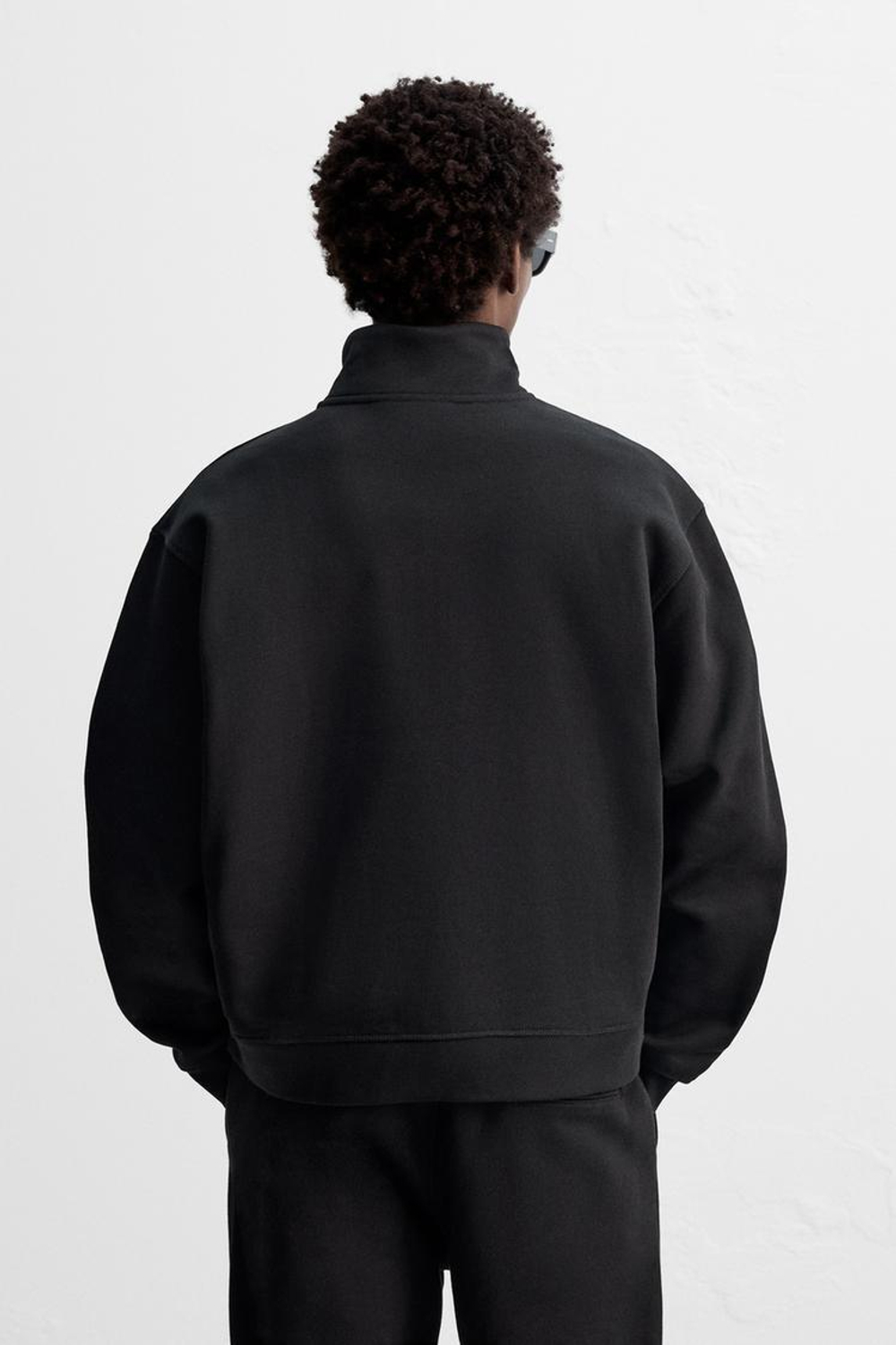 ZARA ТОЛСТОВКА HEAVY WEIGHT С МОЛНИЕЙ, ЧЕРНЫЙ