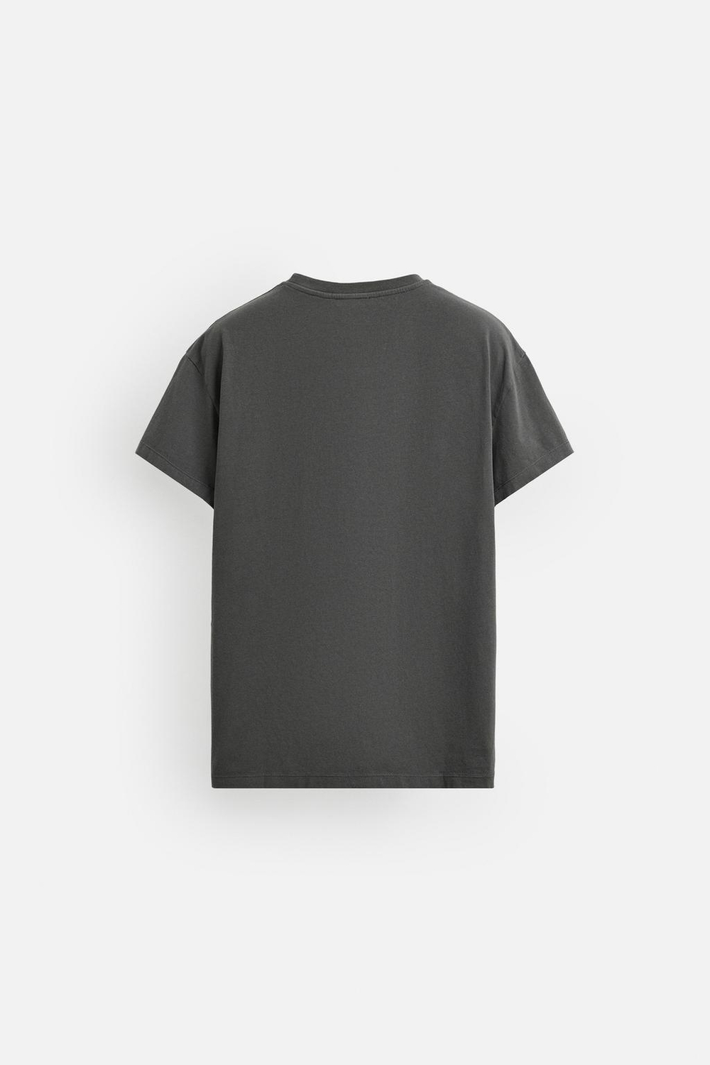 Базовая футболка slim fit