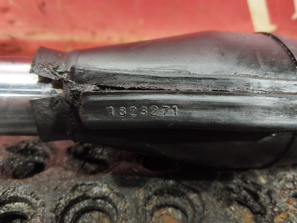 Цилиндр подъема кабины 2018г.