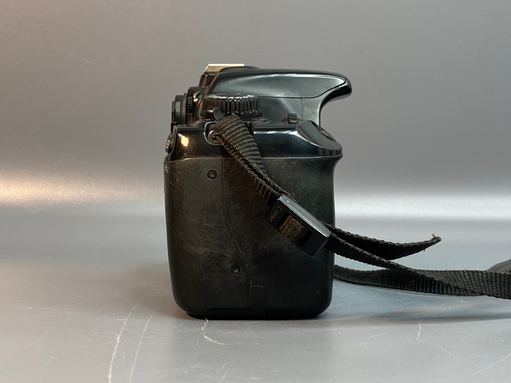 Canon 1100D Body 75.377 Кадров