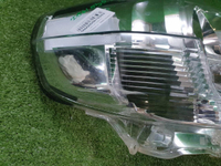Стекло фары правое Toyota Land Cruiser 200 (2015-2021) LED