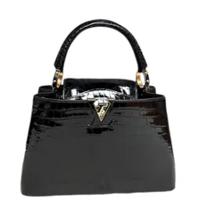 Сумка Louis Vuitton Capucines BB женская черный