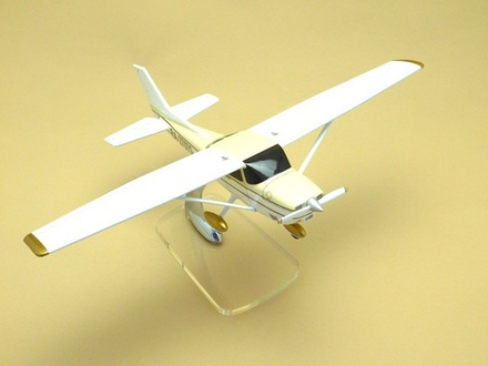 Модель самолета Cessna 172S (М1:32,Золотисто-белый)
