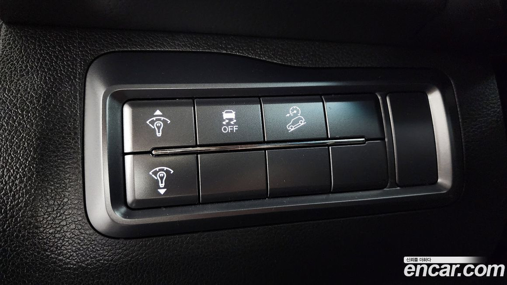 KG Mobility (Ssangyong) Very New Tivoli Бензин 1.5 2WD (12.2020)