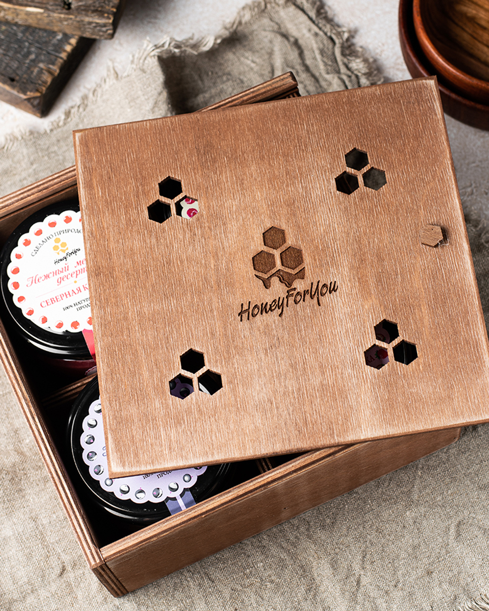 Медовый подарочный набор HoneyForYou "Ягодный квартет" в деревянном ящике