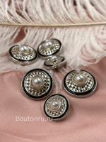 Пуговицы серебристые с жемчужиной и черной эмалью