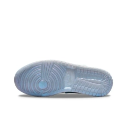 Женские кроссовки Air Jordan 1 Low SE 'Dare To Fly' FB1874-101