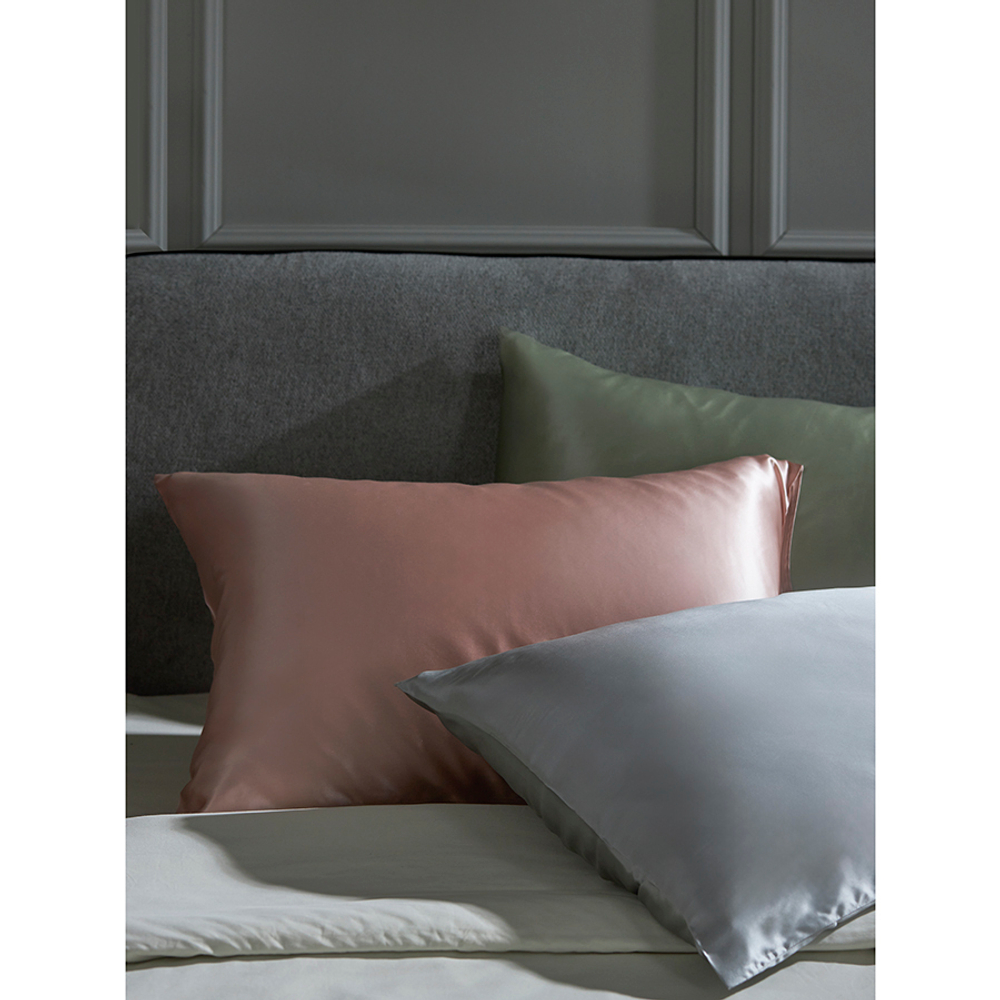 Наволочка из натурального шелка цвета пыльной розы из коллекции essential, 50х70 см